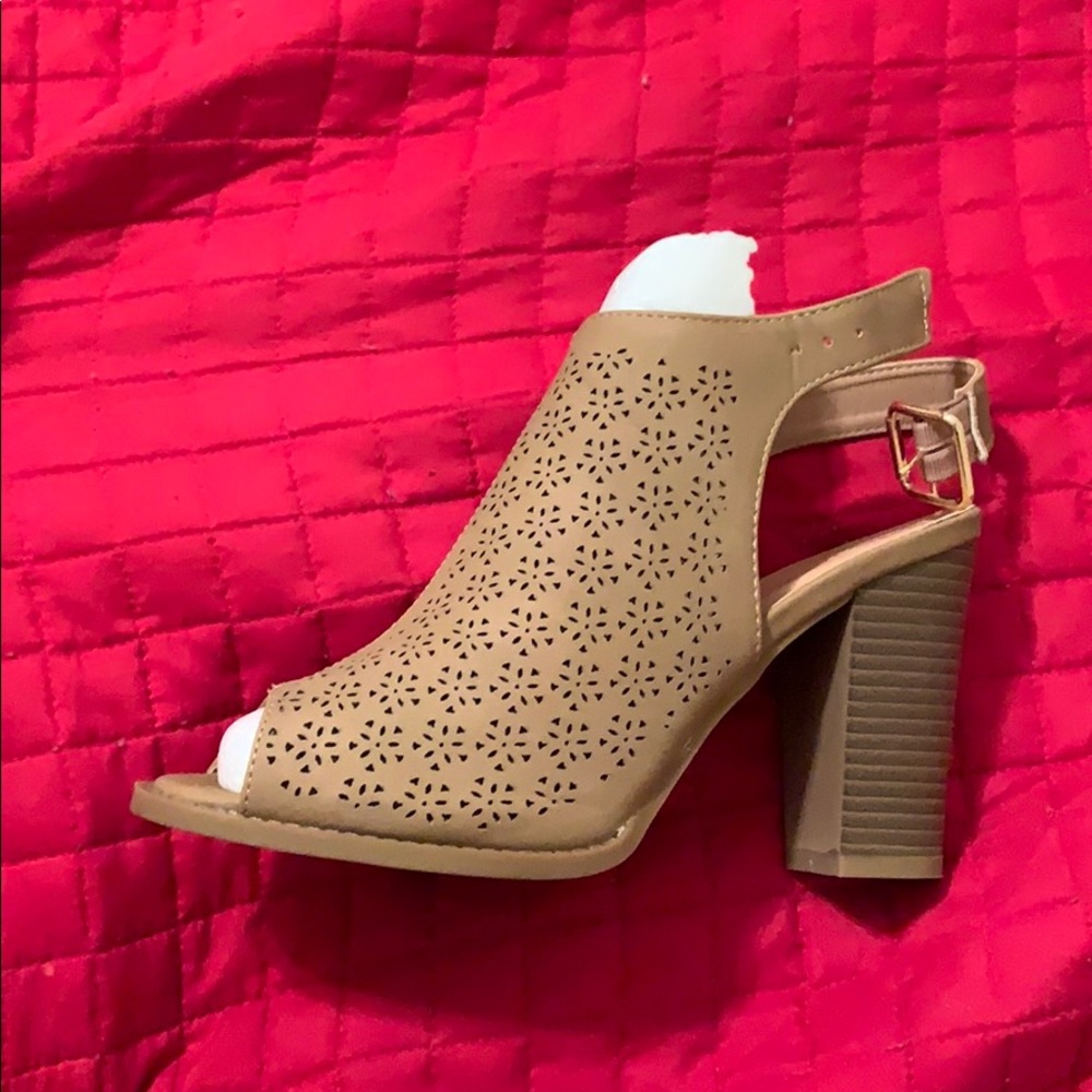Open-toed bootie heel